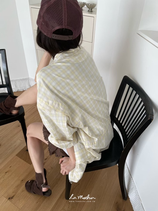 多口袋淡色格紋外套